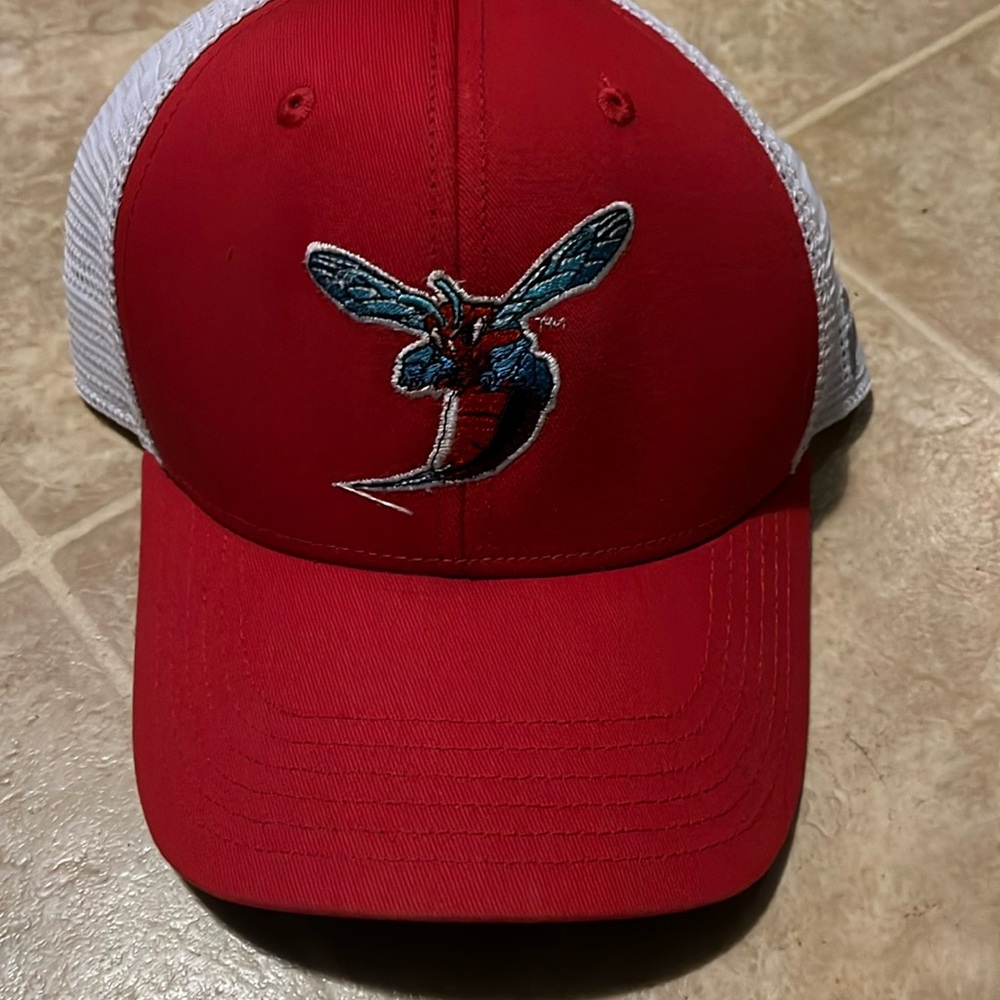 Fanhead Delaware State hornets mesh snap back red/white hat